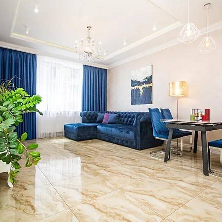 Luxury For Business & Pleasure Royal 3 *