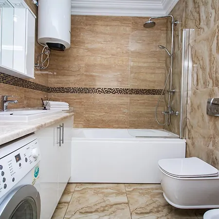 Luxury For Business & Pleasure Royal 3 *