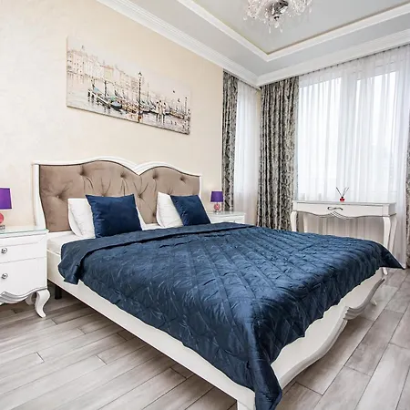 Luxury For Business & Pleasure Royal 3