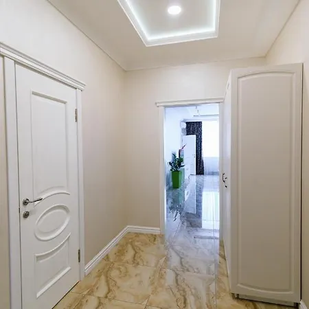 Luxury For Business & Pleasure Royal 3